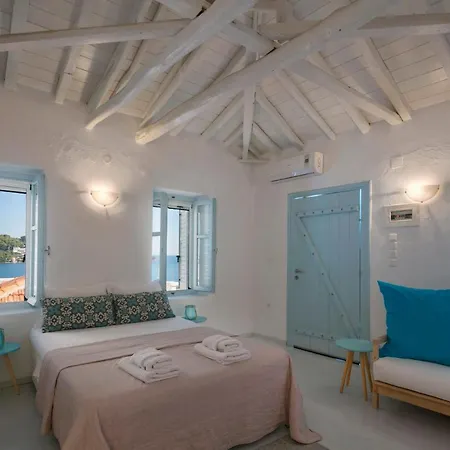 Moonhouse Skiathos-stad