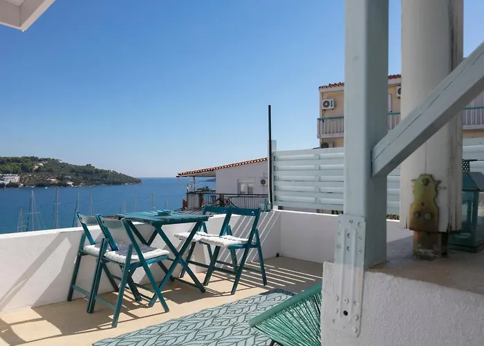 Moonhouse Case de vacanță